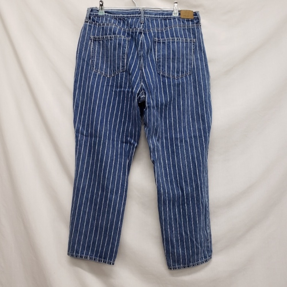 American Eagle Mom Jeans